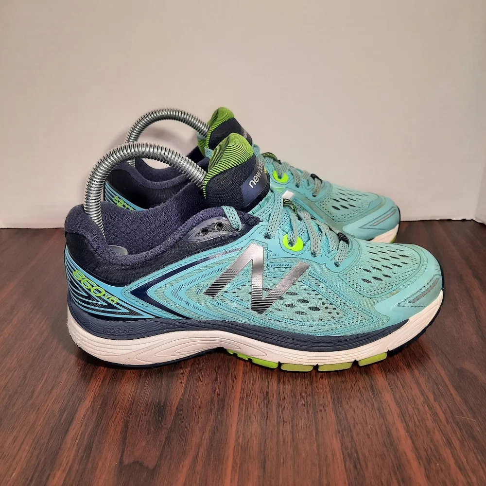 New Balance Womens 860 V8 Women’s Size 7 Blue Athletic Running Shoes Sneakers